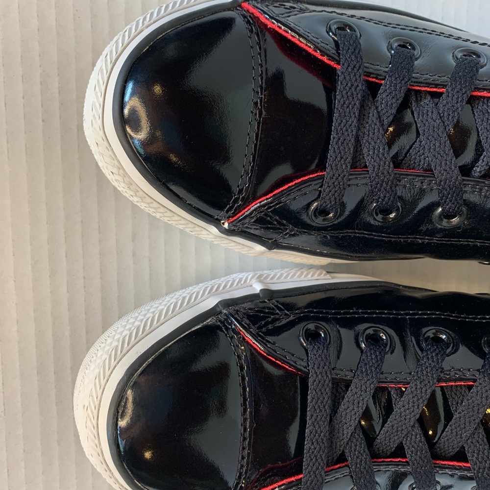 Converse High Top Chuck Taylors Size 11 Black Patent Leather Red Interior - Picture 8 of 13